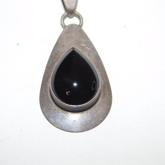 Ella Peter Sterling Silver Navajo Teardrop Pendant With Obsidian Cabochon - Picture 2 of 5